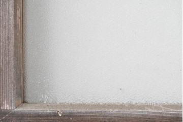 ヴィンテージ建具　昭和中期　整った格子が空間をすっきりと見せるガラス戸1枚　(R-086080)