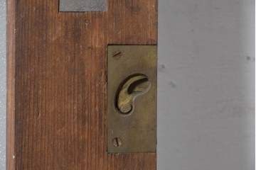 ヴィンテージ建具　昭和中期　整った格子が空間をすっきりと見せるガラス戸1枚　(R-086080)