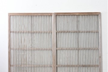 ヴィンテージ建具　昭和中期　ガラス入り　すっきりとした細格子戸2枚セット　(R-086082)