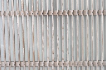 ヴィンテージ建具　昭和中期　ガラス入り　すっきりとした細格子戸2枚セット　(R-086082)