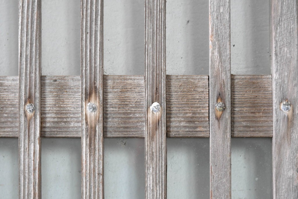 ヴィンテージ建具　昭和中期　ガラス入り　すっきりとした細格子戸2枚セット　(R-086082)