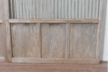 ヴィンテージ建具　昭和中期　ガラス入り　すっきりとした細格子戸2枚セット　(R-086082)