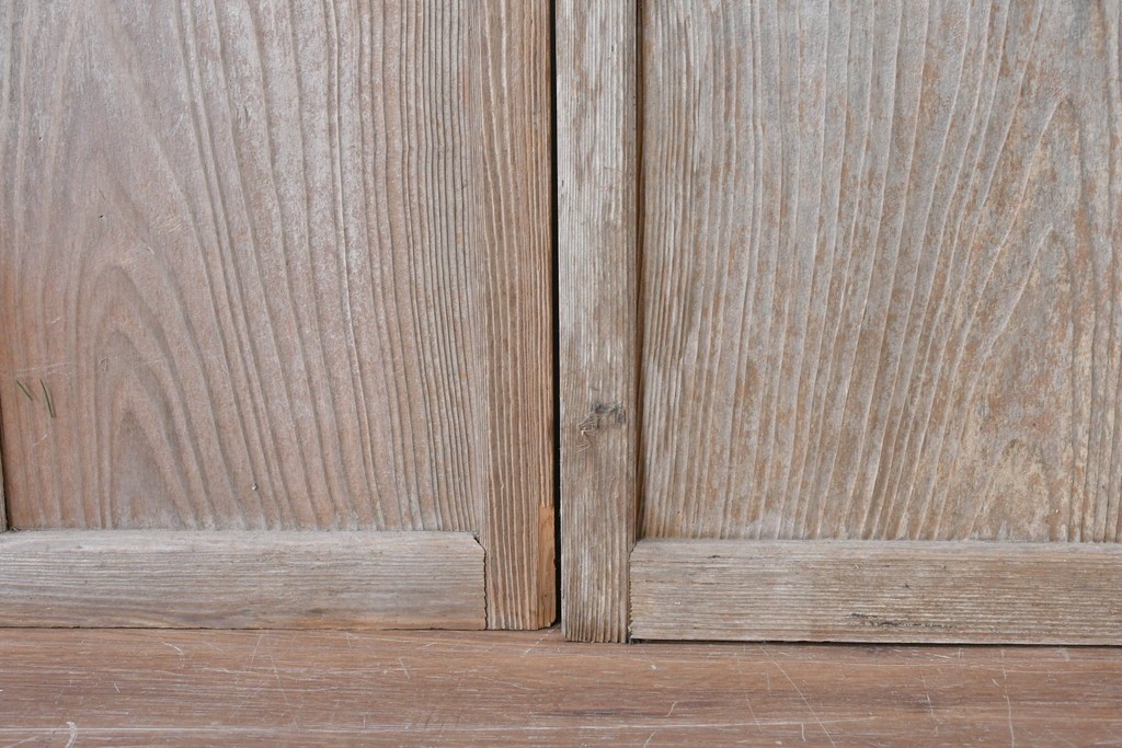 ヴィンテージ建具　昭和中期　ガラス入り　すっきりとした細格子戸2枚セット　(R-086082)