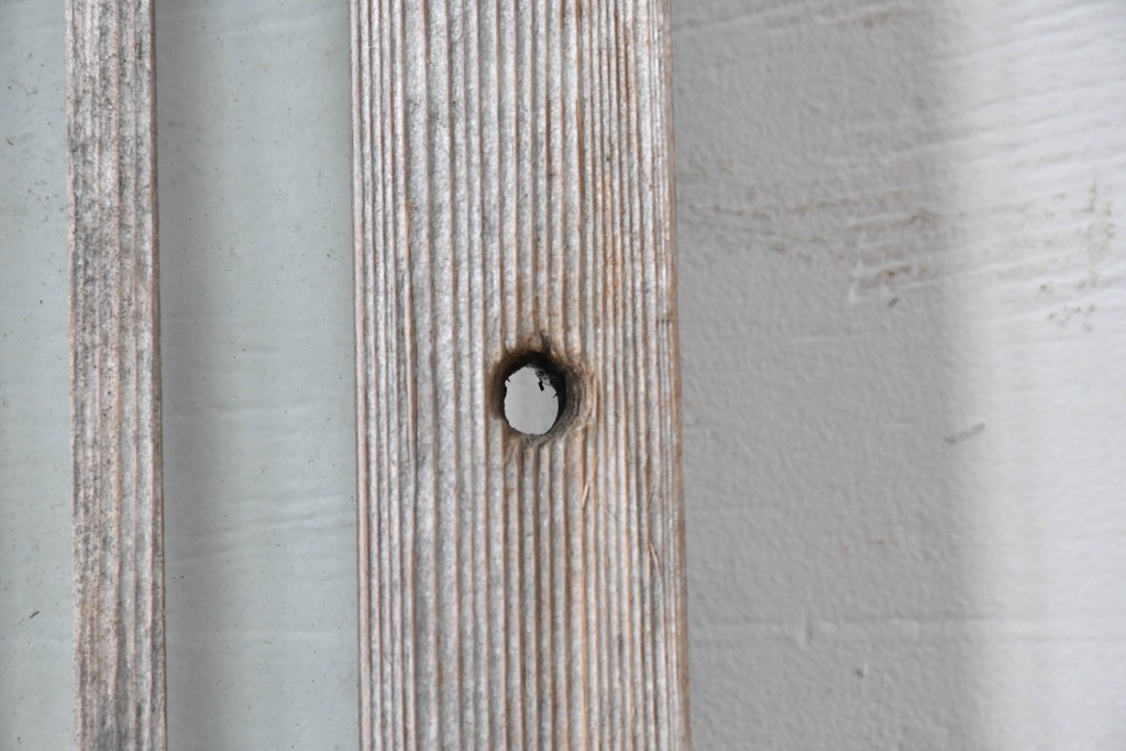 ヴィンテージ建具　昭和中期　ガラス入り　すっきりとした細格子戸2枚セット　(R-086082)