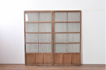 ヴィンテージ建具　昭和中期　ガラス入り　すっきりとした細格子戸2枚セット　(R-086082)