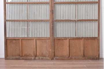 ヴィンテージ建具　昭和中期　ガラス入り　すっきりとした細格子戸2枚セット　(R-086082)