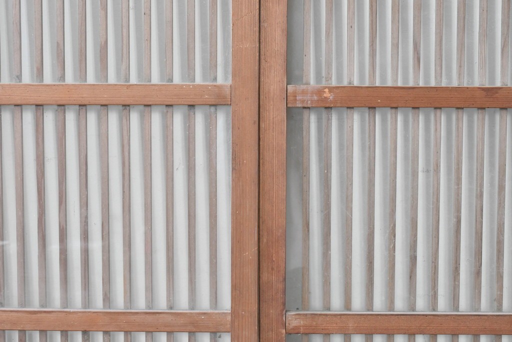 ヴィンテージ建具　昭和中期　ガラス入り　すっきりとした細格子戸2枚セット　(R-086082)