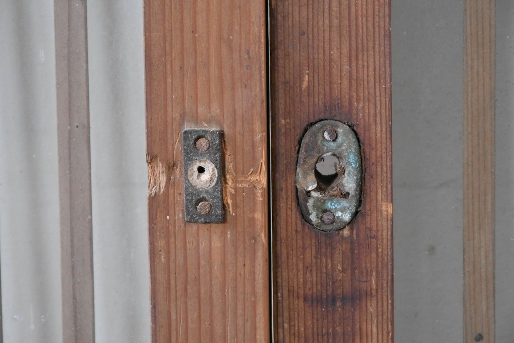 ヴィンテージ建具　昭和中期　ガラス入り　すっきりとした細格子戸2枚セット　(R-086082)