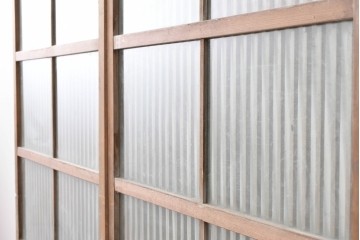 ヴィンテージ建具　昭和中期　ガラス入り　すっきりとした細格子戸2枚セット　(R-086082)