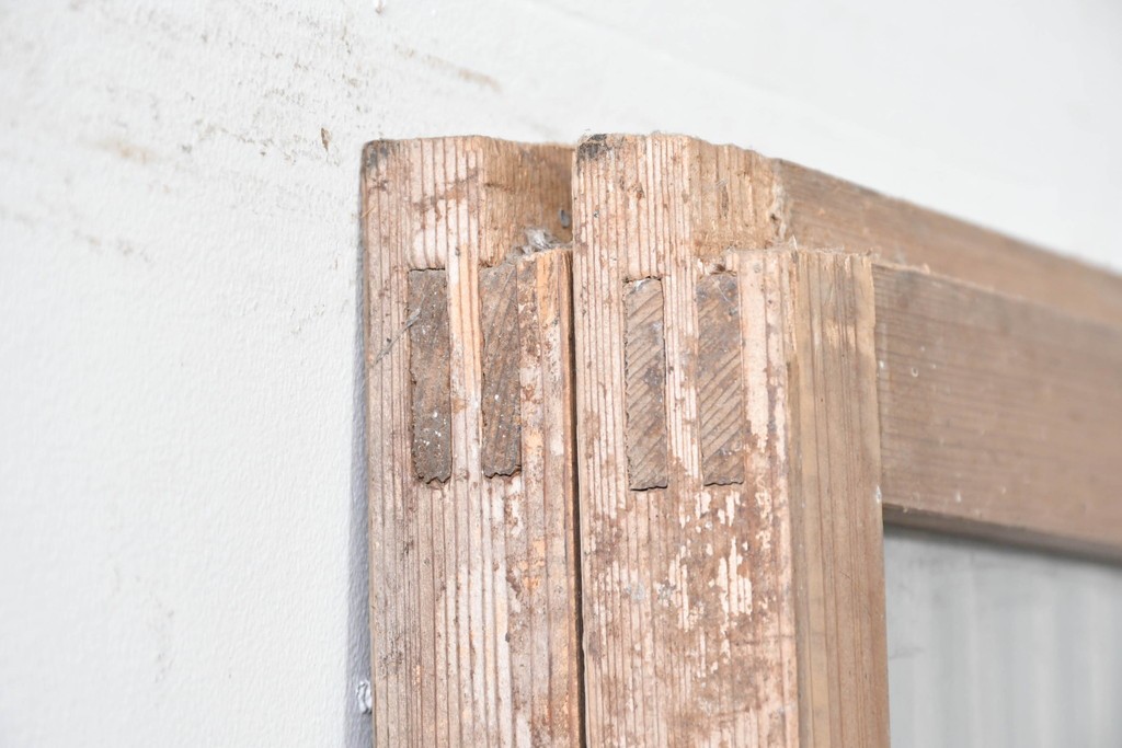 ヴィンテージ建具　昭和中期　ガラス入り　すっきりとした細格子戸2枚セット　(R-086082)