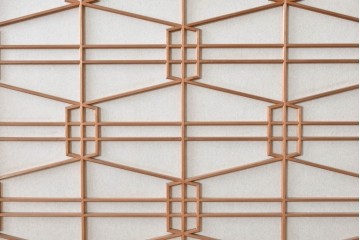 ヴィンテージ建具　昭和中期　高級特注品!!　上品で凝ったデザインが魅力的な組子入り摺り上げ雪見障子戸1枚　(R-086085)