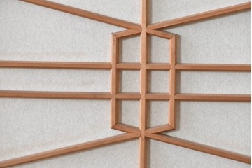 ヴィンテージ建具　昭和中期　高級特注品!!　上品で凝ったデザインが魅力的な組子入り摺り上げ雪見障子戸1枚　(R-086085)