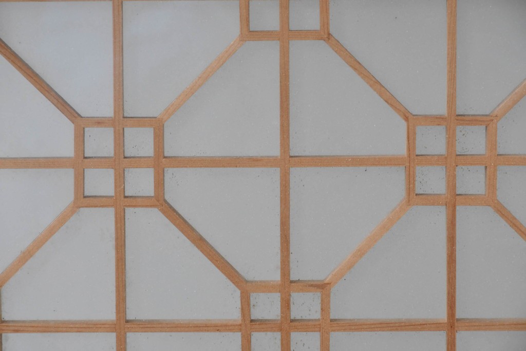 ヴィンテージ建具　昭和中期　高級特注品!!　上品で凝ったデザインが魅力的な組子入り摺り上げ雪見障子戸1枚　(R-086085)