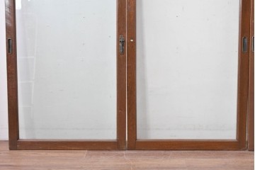アンティーク建具　昭和初期　ナラ材　落ち着いた木色と大きなガラス面が印象的な家具用ガラス窓4枚セット　(R-086088)