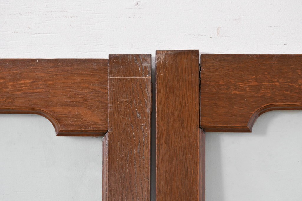 アンティーク建具　昭和初期　ナラ材　落ち着いた木色と大きなガラス面が印象的な家具用ガラス窓4枚セット　(R-086088)