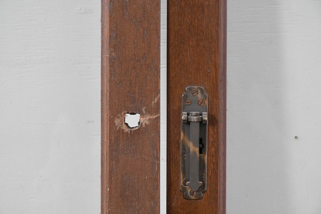 アンティーク建具　昭和初期　ナラ材　落ち着いた木色と大きなガラス面が印象的な家具用ガラス窓4枚セット　(R-086088)