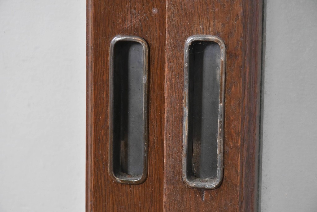 アンティーク建具　昭和初期　ナラ材　落ち着いた木色と大きなガラス面が印象的な家具用ガラス窓4枚セット　(R-086088)