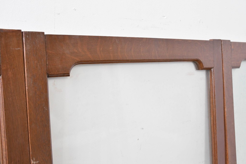 アンティーク建具　昭和初期　ナラ材　落ち着いた木色と大きなガラス面が印象的な家具用ガラス窓4枚セット　(R-086088)