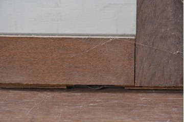 アンティーク建具　昭和初期　ナラ材　落ち着いた木色と大きなガラス面が印象的な家具用ガラス窓4枚セット　(R-086088)