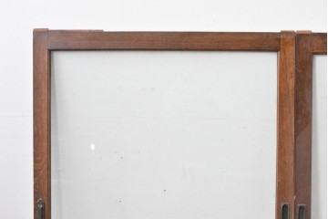 アンティーク建具　昭和初期　ナラ材　落ち着いた木色と大きなガラス面が印象的な家具用ガラス窓2枚セット　(R-086089)
