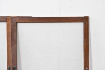 アンティーク建具　昭和初期　ナラ材　落ち着いた木色と大きなガラス面が印象的な家具用ガラス窓2枚セット　(R-086089)