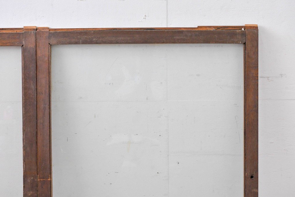 アンティーク建具　昭和初期　ナラ材　落ち着いた木色と大きなガラス面が印象的な家具用ガラス窓2枚セット　(R-086089)