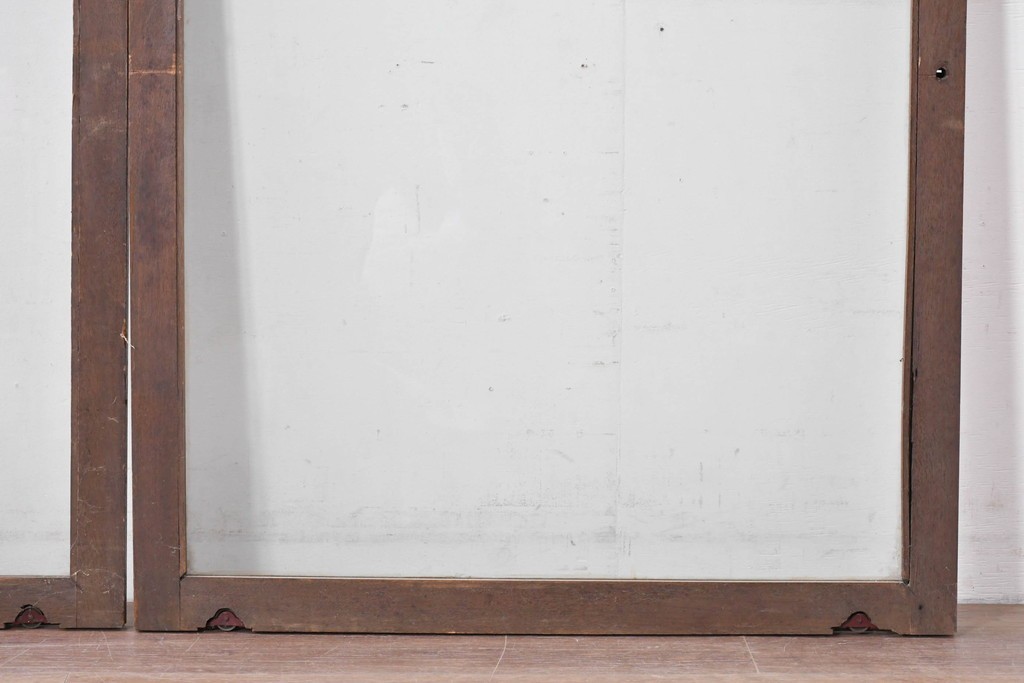 アンティーク建具　昭和初期　ナラ材　落ち着いた木色と大きなガラス面が印象的な家具用ガラス窓2枚セット　(R-086089)