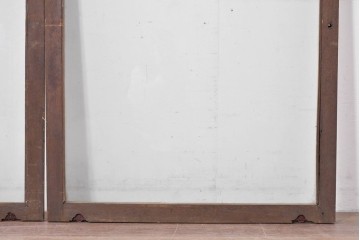アンティーク建具　昭和初期　ナラ材　落ち着いた木色と大きなガラス面が印象的な家具用ガラス窓2枚セット　(R-086089)
