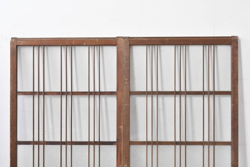 ヴィンテージ建具　昭和中期　縦桟デザインが映えるガラス窓2枚セット　(R-086090)