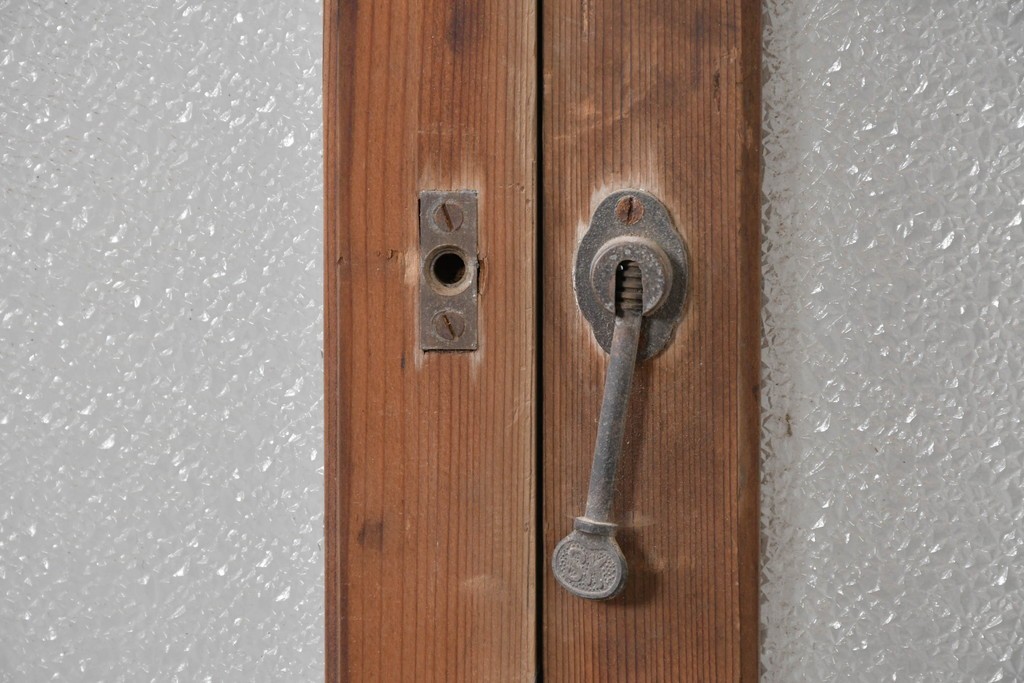 ヴィンテージ建具　昭和中期　縦桟デザインが映えるガラス窓2枚セット　(R-086090)