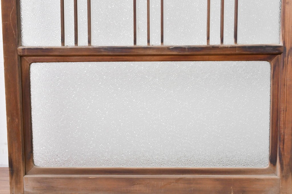 ヴィンテージ建具　昭和中期　縦桟デザインが映えるガラス窓2枚セット　(R-086090)