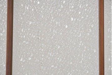 ヴィンテージ建具　昭和中期　縦桟デザインが映えるガラス窓2枚セット　(R-086090)