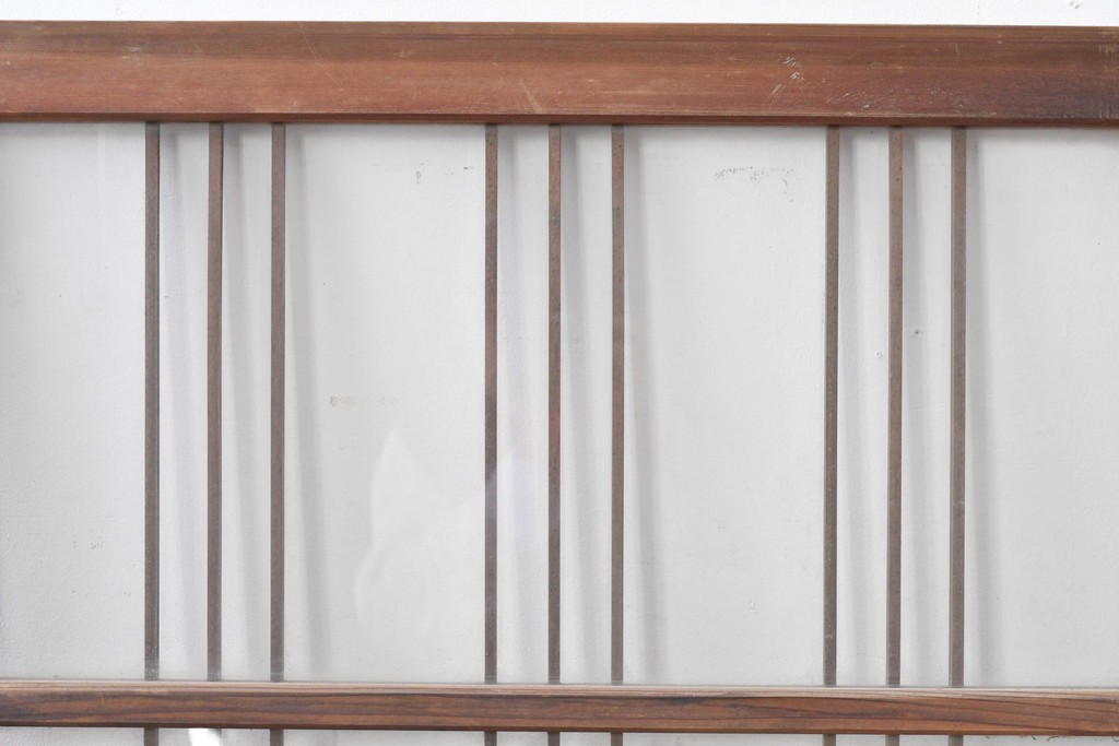 ヴィンテージ建具　昭和中期　縦桟デザインが映えるガラス窓2枚セット　(R-086090)