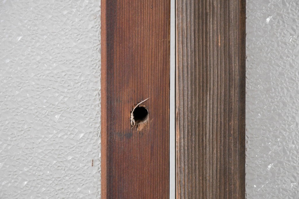 ヴィンテージ建具　昭和中期　縦桟デザインが映えるガラス窓2枚セット　(R-086090)