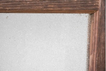 アンティーク建具　昭和初期から中期　すっきりとした縦桟が空間になじむガラス窓2枚セット　(R-086091)