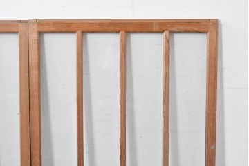 アンティーク建具　昭和初期から中期　すっきりとした縦桟が空間になじむガラス窓2枚セット　(R-086091)