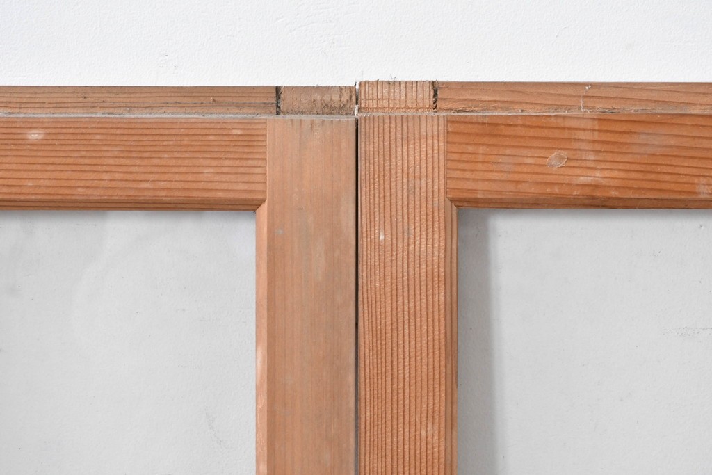 アンティーク建具　昭和初期から中期　すっきりとした縦桟が空間になじむガラス窓2枚セット　(R-086091)