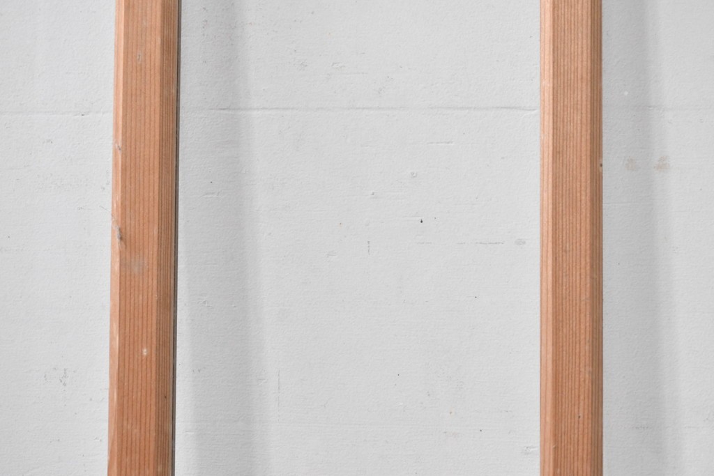 アンティーク建具　昭和初期から中期　すっきりとした縦桟が空間になじむガラス窓2枚セット　(R-086091)