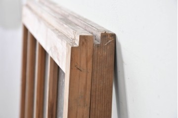 アンティーク建具　昭和初期から中期　すっきりとした縦桟が空間になじむガラス窓2枚セット　(R-086091)