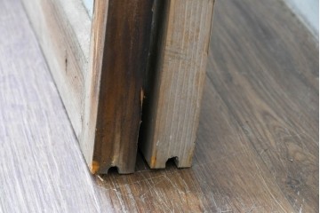 アンティーク建具　昭和初期から中期　すっきりとした縦桟が空間になじむガラス窓2枚セット　(R-086091)