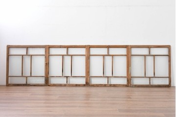 アンティーク建具　昭和初期　大正ロマン　縦横に入った桟とゆらぎのあるガラスが目を惹くガラス窓4枚セット　(R-086092)
