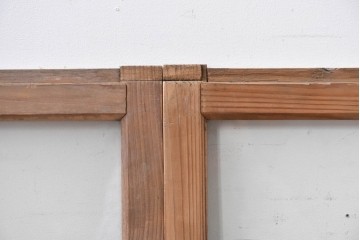 アンティーク建具　昭和初期　大正ロマン　縦横に入った桟とゆらぎのあるガラスが目を惹くガラス窓4枚セット　(R-086092)