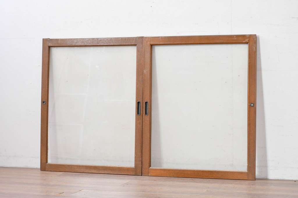 アンティーク建具　昭和初期　ナラ材　家具用　広いガラス面がすっきりとした印象のガラス窓2枚セット　(R-086093)