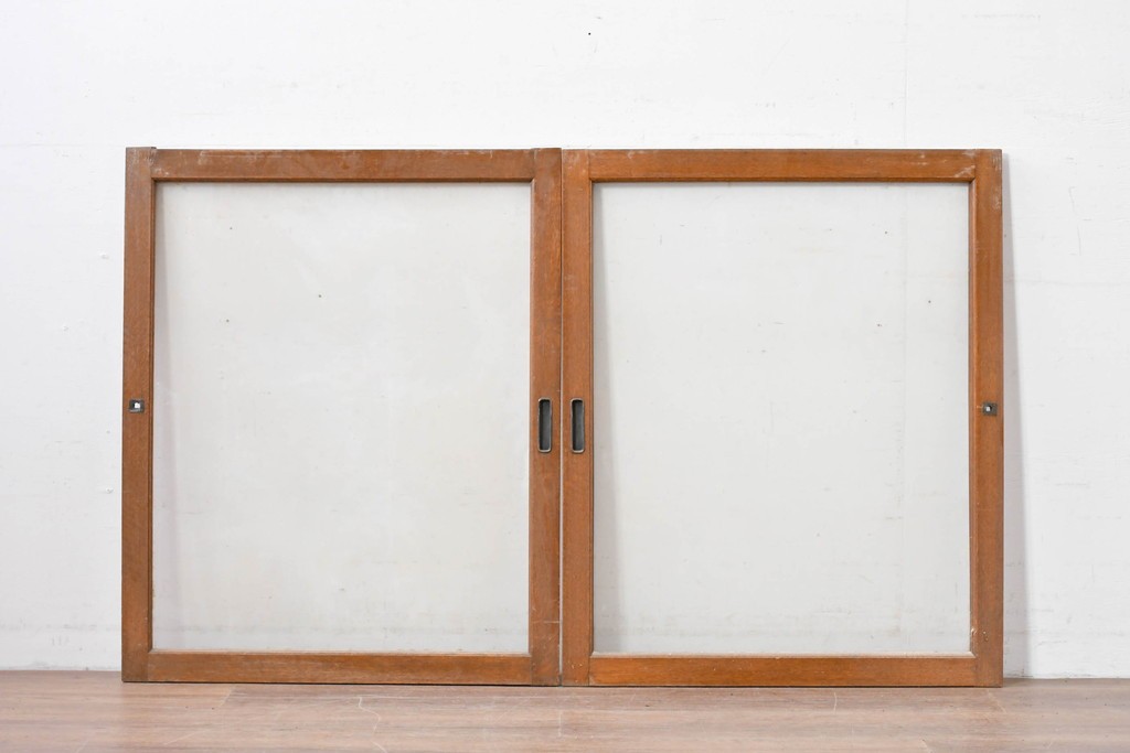 アンティーク建具　昭和初期　ナラ材　家具用　広いガラス面がすっきりとした印象のガラス窓2枚セット　(R-086093)