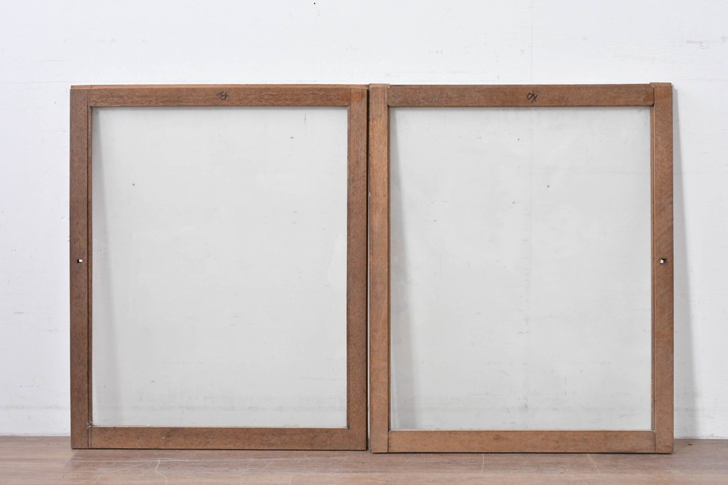 アンティーク建具　昭和初期　ナラ材　家具用　広いガラス面がすっきりとした印象のガラス窓2枚セット　(R-086093)