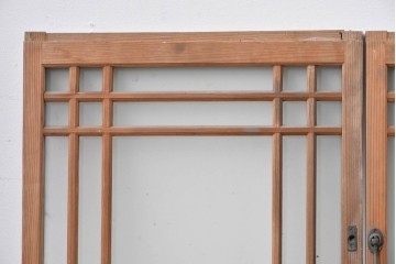 アンティーク建具　昭和初期　凝ったデザインの桟の意匠が目を引く小さな窓2枚セット　(R-086094)