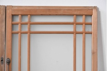 アンティーク建具　昭和初期　凝ったデザインの桟の意匠が目を引く小さな窓2枚セット　(R-086094)