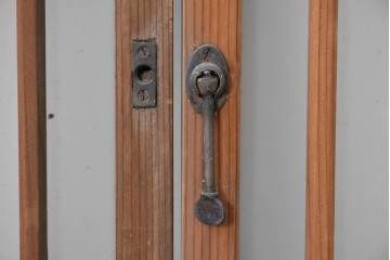 アンティーク建具　昭和初期　凝ったデザインの桟の意匠が目を引く小さな窓2枚セット　(R-086094)