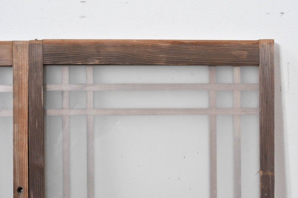 アンティーク建具　昭和初期　凝ったデザインの桟の意匠が目を引く小さな窓2枚セット　(R-086094)