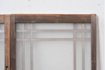 アンティーク建具　昭和初期　凝ったデザインの桟の意匠が目を引く小さな窓2枚セット　(R-086094)